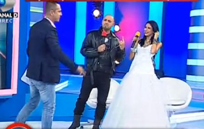 Mama lui Mihai Mitoşeru, CRIZĂ DE NERVI, provocată de fiul ei: "Nu ţi-e ruşine? Aşa copil am crescut eu?" FOTO
