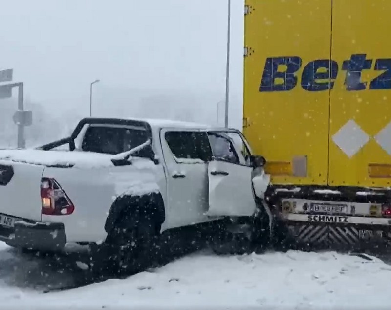 VIDEO | Români prinși în accidentul cu 37 de mașini și 22 de răniți, de pe o autostradă din Turcia