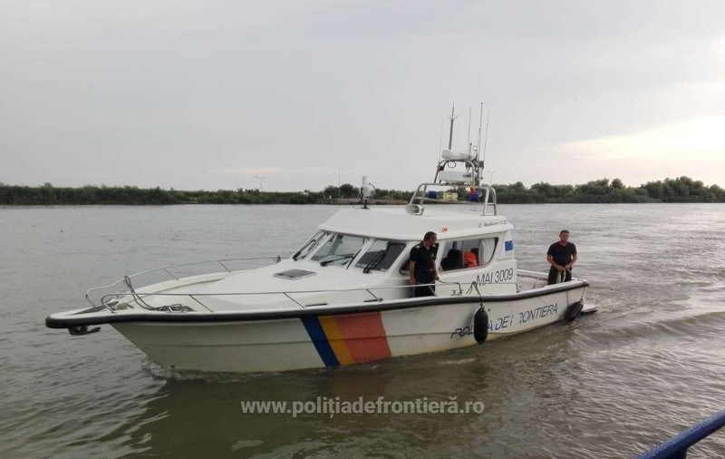 Opt turiști, salvați de la înec în Delta Dunării de polițiștii de frontieră