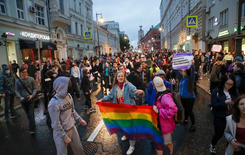 Blocarea site-urilor care conțin „propagandă LGBT” fără hotărâre judecătorească a primit undă verde în Rusia