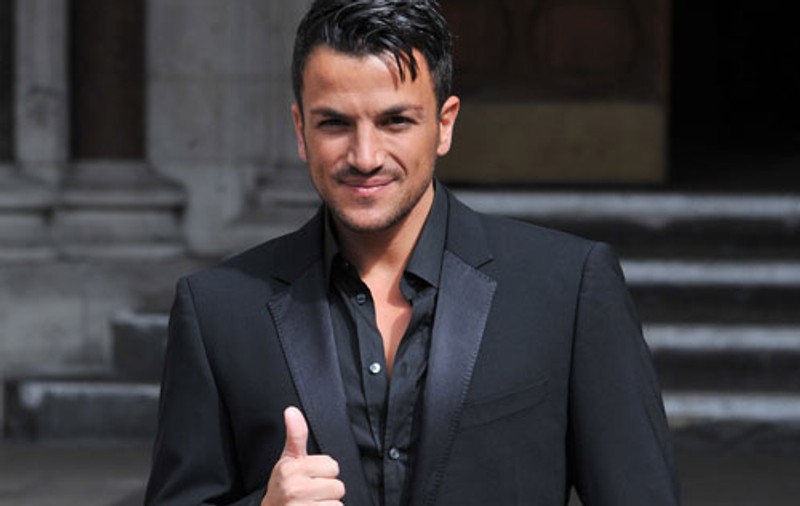 Peter Andre este disponibil. Interesate?