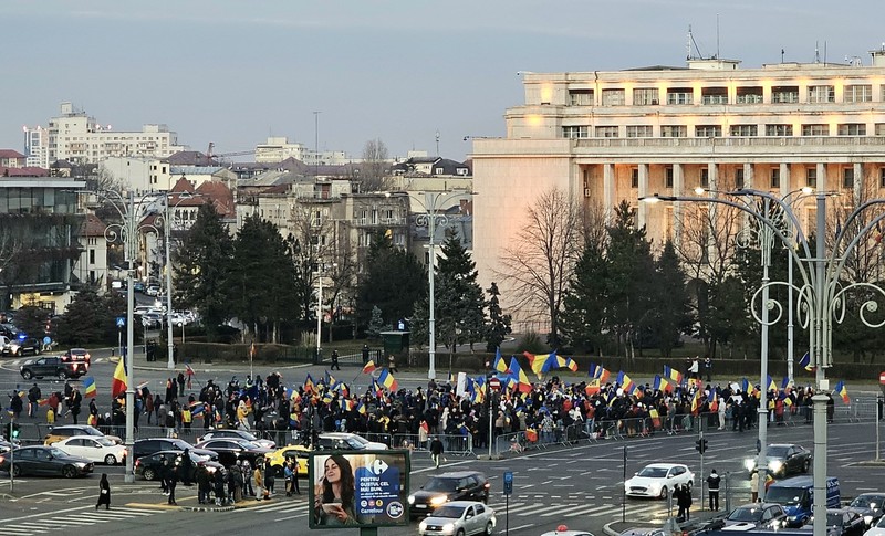 Manifestanții au venit la protestul din Piața Victoriei la ora 17.00. Foto: Cristian Otopeanu / Libertatea