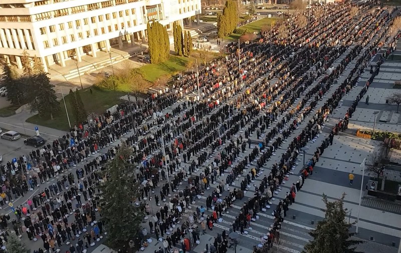 Imagini impresionante din Miercurea Ciuc. Mii de credincioși au participat la sfințirea bucatelor de Paștele Catolic | VIDEO