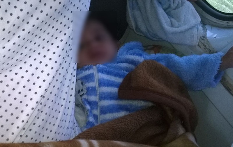 Un copil a fost ascuns sub o pătură pentru a fi scos din țară