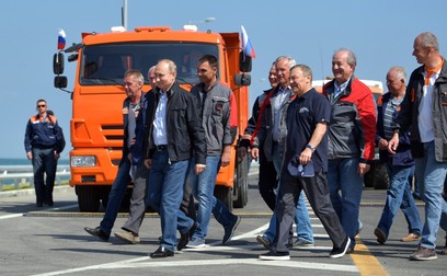 Vladimir Putin la ceremonia de deschidere a porțiunii de drum a podului, 15 mai 2018 | Foto: Profimedia