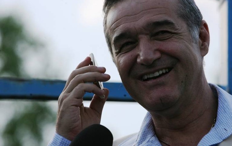 Becali explică de ce nu s-a prezentat la DNA: "Am avut o bătătură la picior"