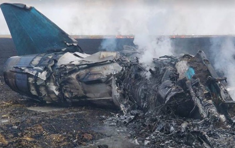 FOTO | Imagini cu avionul MIG 21 Lancer, după ce s-a prăbușit la baza Borcea