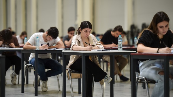 Următoarea etapă a concursului este proba scrisă, programată în data de 20 octombrie 2026. Foto: Shutterstock