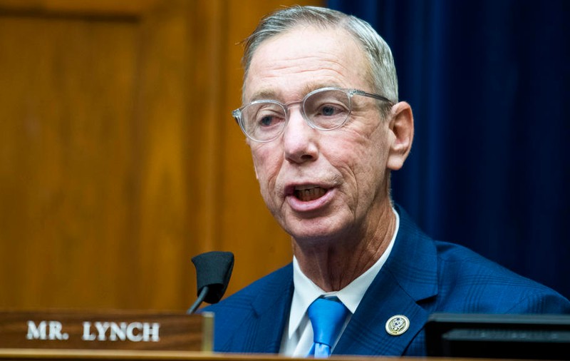 Un congresmen american s-a infectat cu COVID-19, după ce fusese vaccinat cu ambele doze ale serului Pfizer