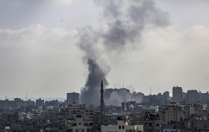 Noi lovituri aeriene ale Israelului în Fâșia Gaza, ca răspuns la baloanele incendiare lansate de Hamas
