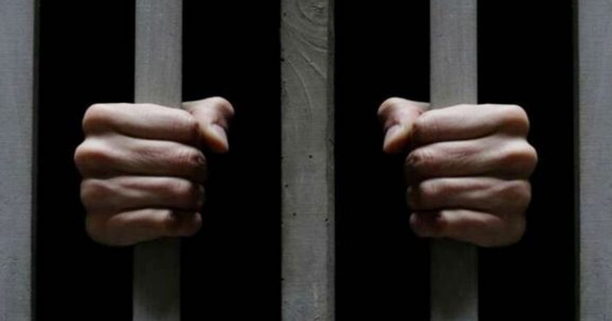 El e cel mai flexibil hoț din lume! Polițiștii n-au înțeles pe unde a intrat și l-au obligat să reconstituie traseul