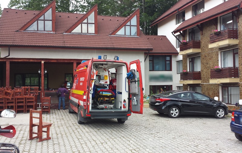 Tragedie la Predeal! Copil de 10 ani, înecat în piscina hotelului