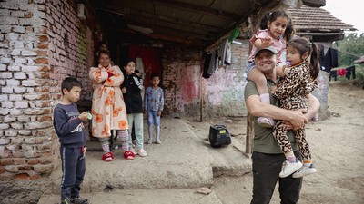 Reîntâlnirea cu Rebeca și Melisa, cea mai mare recompensă pentru pădurarul care le-a salvat. Cum s-a schimbat viaţa lui Aurel Frandeş, după ce a devenit erou