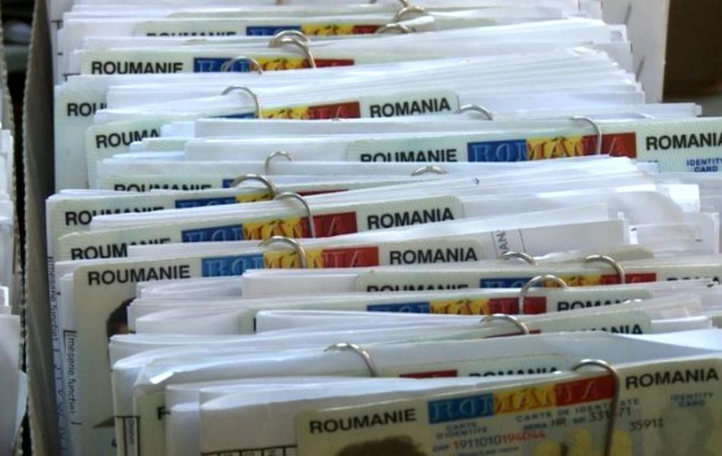 Primarii recunosc metoda prin care își asigură sute de voturi: „Mi-am făcut și eu flotanții mei, că altfel mă scotea din prima”. În unele localități, flotanții, mai mulți ca votanții!