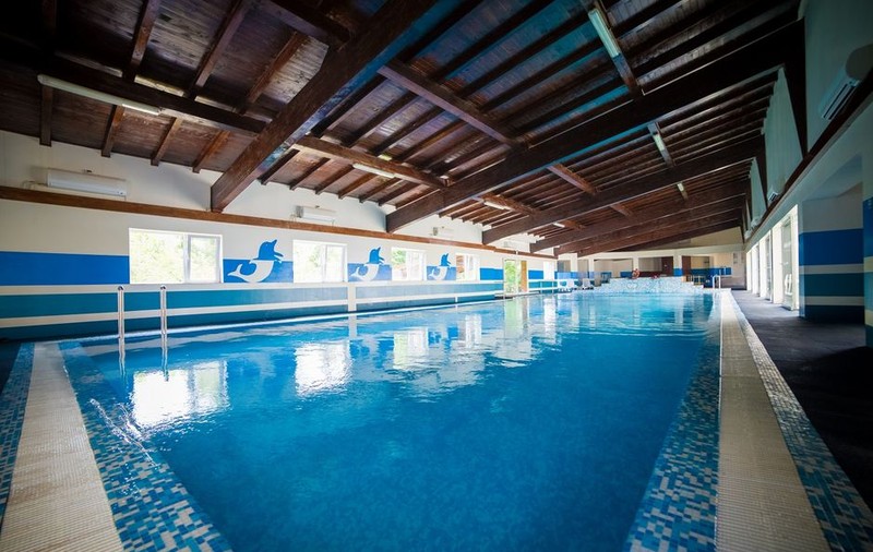 Guvernul dă piscină și saună la tot românul; 240.000 euro, pentru construcția de săli de agrement