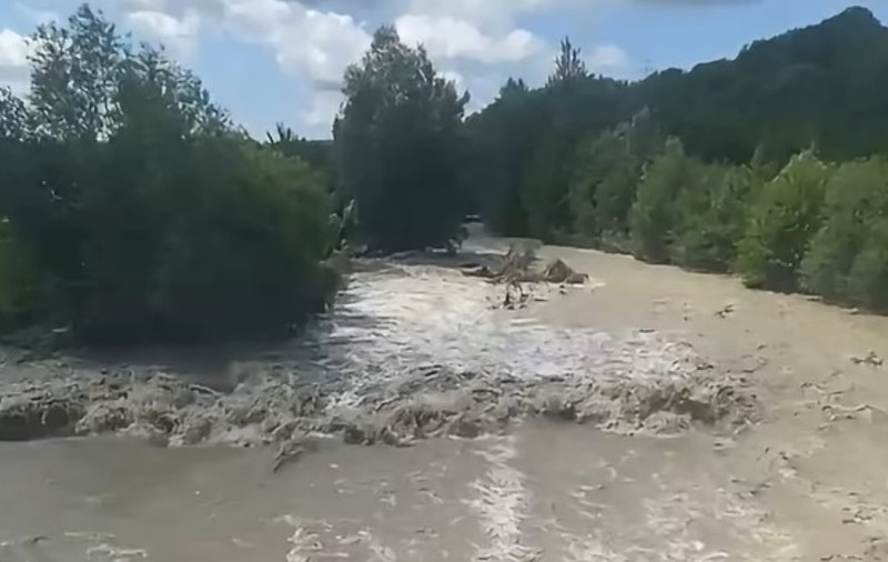 Apele Române anunță precipitații extreme în Prahova și Vrancea: „Există risc de inundaţii şi de creştere a turbidităţii apei”