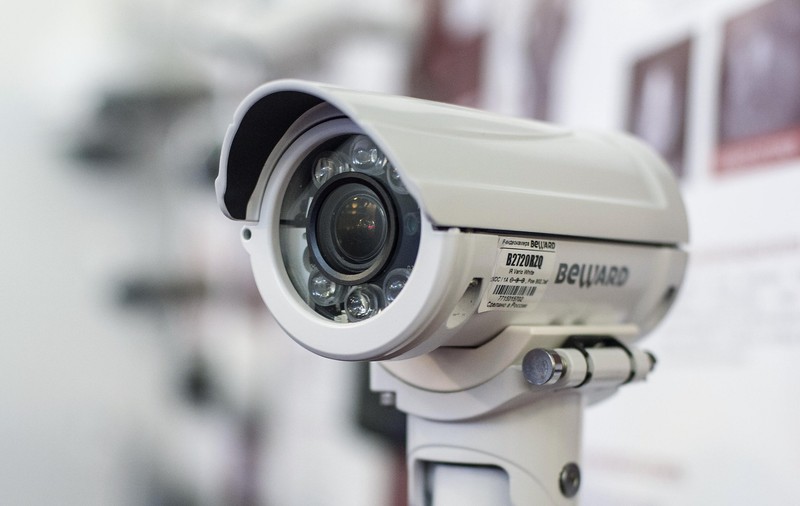 SUA ar putea impune sancțiuni grupului chinez Hikvision, cel mai mare producător de echipamente de supraveghere video din lume
