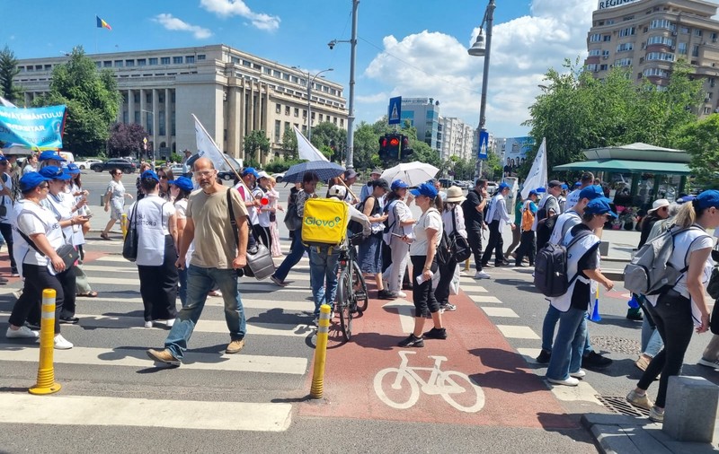 Sindicaliștii din Educație protestează la Guvern și Parlament. Examenele naționale ar putea fi afectate de proteste