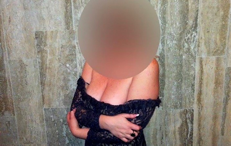 A vrut să fie SOŢIA PERFECTĂ, dar şi-a INUNDAT VECINII. O vedetă de la noi NU ARE NICIO TREABĂ CU BUCĂTĂRIA