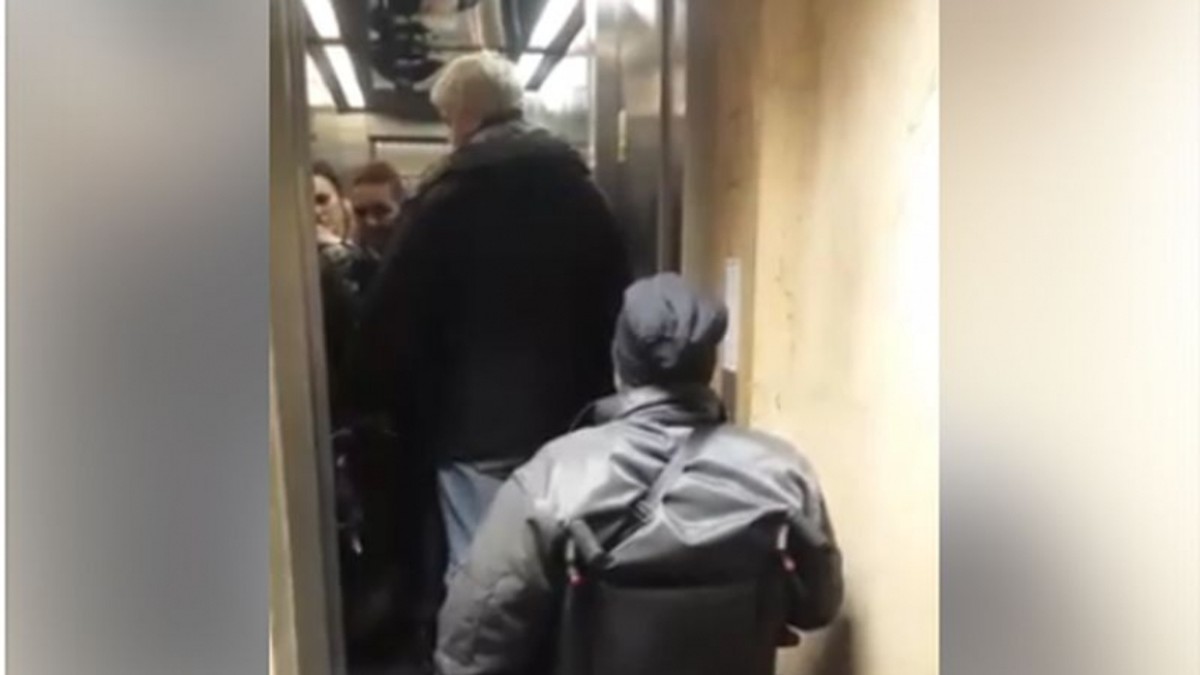 liftul de la metrou