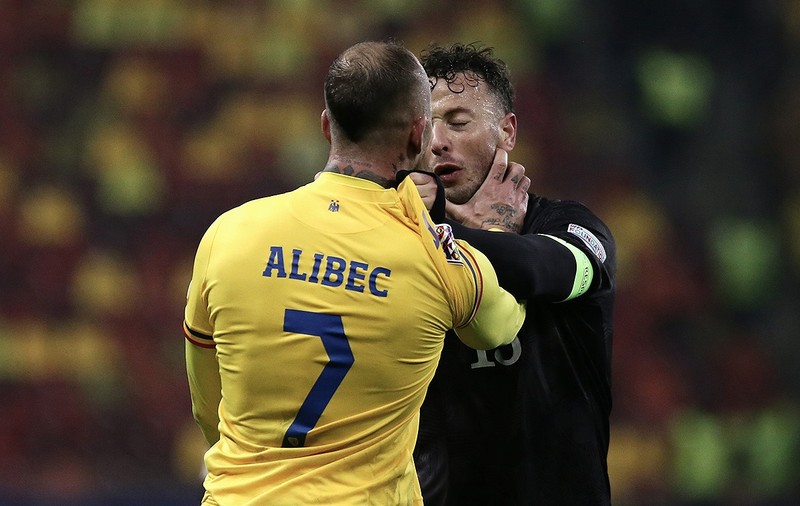 Amir Rrahmani e fotbalistul care a pornit scandalul în meciul România - Kosovo și și-a convins colegii să iasă de pe teren: „Arbitrul nu a vrut să asculte”