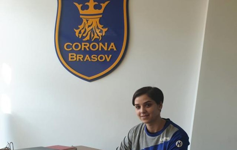 Neagu a semnat cu Corona Brașov. Este de 8 ani la gruparea de sub Tâmpa