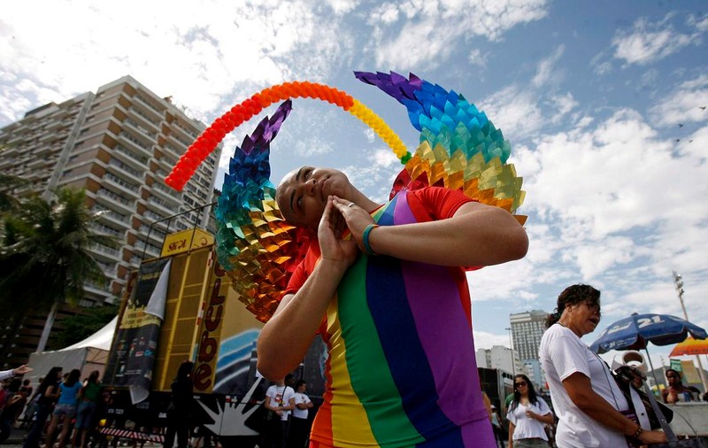 Zeci de mii de oameni așteptați la parada Gay Pride din Londra