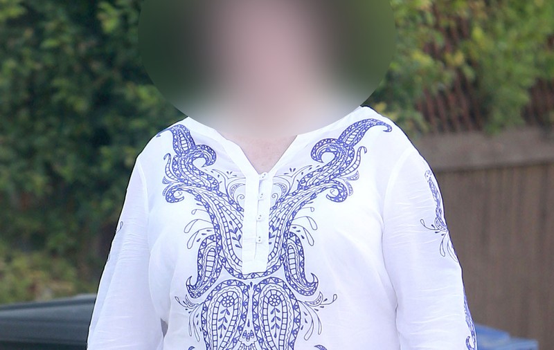 CÂNTĂREAȚA de 53 de ani care NU A FOST SĂRUTATĂ niciodată și-a găsit, ÎN SFÂRȘIT, IUBIT