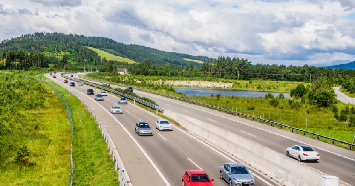 Trafic intens de mașini pe autostradă, Slovacia