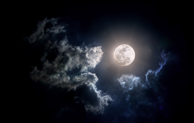 Luna plină din 26 mai 2021. Luna sângerie și eclipsa din Săgetător