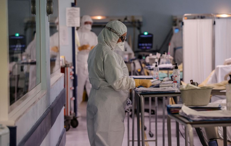 103 noi infectări și 10 decese COVID în ultimele 24 de ore în România