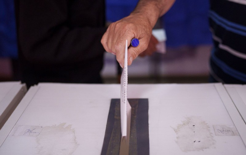 Ce trebuie să facă românii din străinătate pentru a vota prin corespondență la alegerile prezidențiale și parlamentare