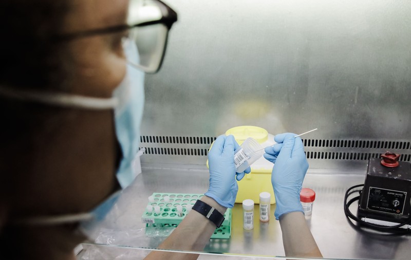 În 1988, în România era interzis să scrii HIV sau SIDA pe un certificat medical, astăzi râdem de o altă boală: variola maimuței