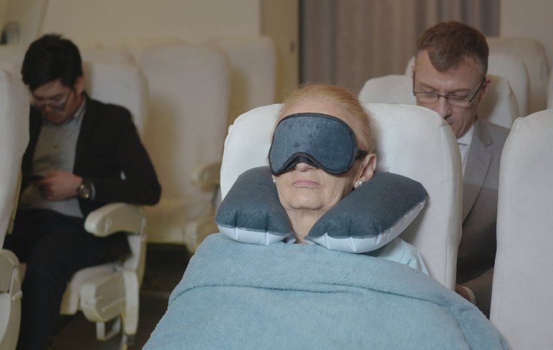 Persoanele în vârstă ar trebui să evite să stea una lângă alta în avion, avertizează cercetătorii
