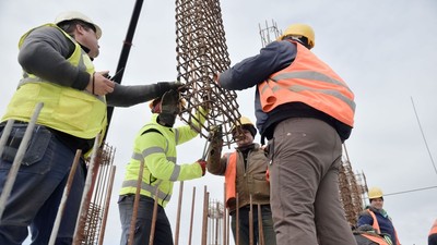 muncitori-constructii-santier-ghencea