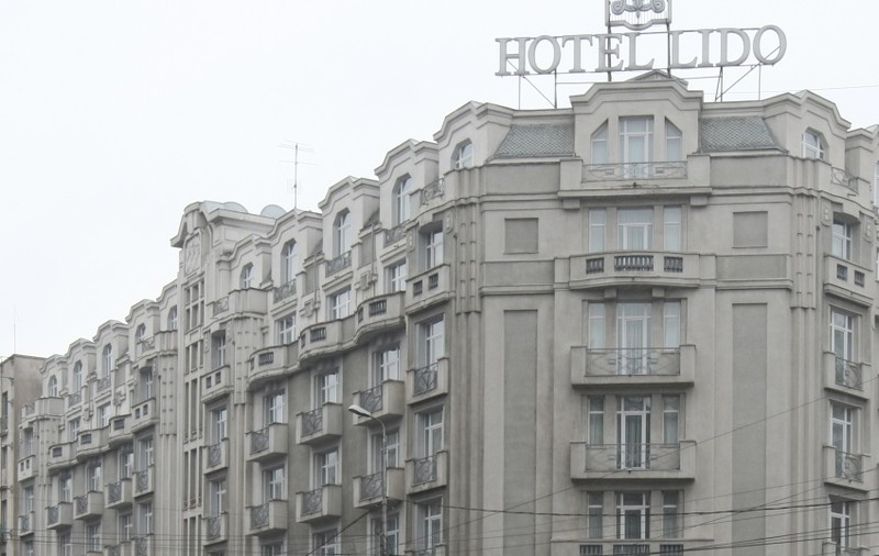 O femeie a profitat de tragedia de la Giuleşti pentru a se caza gratis la un hotel din Bucureşti 