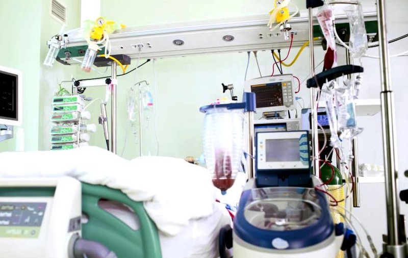 Medic ATI din București, către colegii care demisionează: „Spitalele sunt contaminate rând pe rând, dar nu putem să fugim cu toții”
