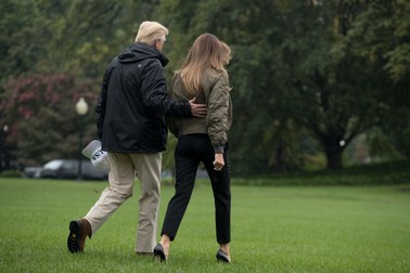 Cu ce s-a îmbrăcat Melania Trump în Japonia