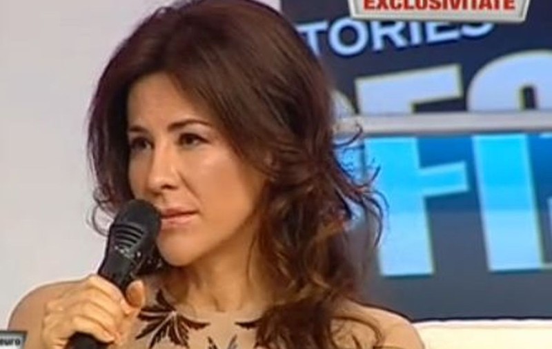ADINA ALBERTS continuă RĂZBOIUL cu VICA BLOCHINA! A prezentat IMAGINI de la OPERAŢIA BLONDEI şi SMS-urile trimise ACESTEIA!