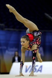 Alexandra Piscupescu, cea mai valoroasă gimnastă de ritmică de la noi, a decis să renunţe la competiţie / Foto: EPA