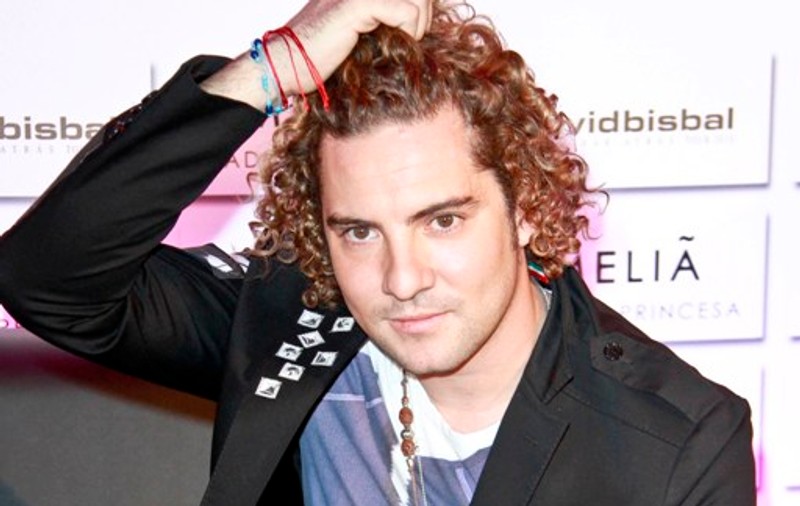 Fanele sunt înnebunite!  Vezi de ce David Bisbal s-a hotărât să renunţe la minunata lui podoabă capilară!