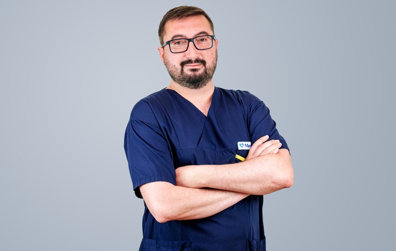 [Medici Buni] Dr. Valentin Pîrvuț, medic urolog la MedLife Polisano Sibiu: „În momentul în care avem un diagnostic de cancer, îi explic pacientului că avem un drum de parcurs împreună”