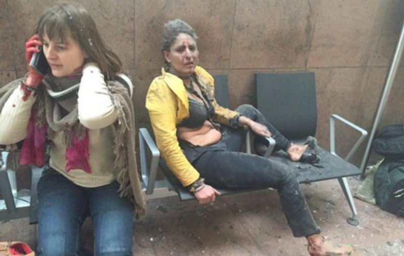 EXCLUSIV Un român a scăpat cu viață din atacurile cu bombă de pe aeroportul din Bruxelles: ”Am simțit suflul exploziilor la interval de cinci secunde. Am fost la mijlocul lor!”