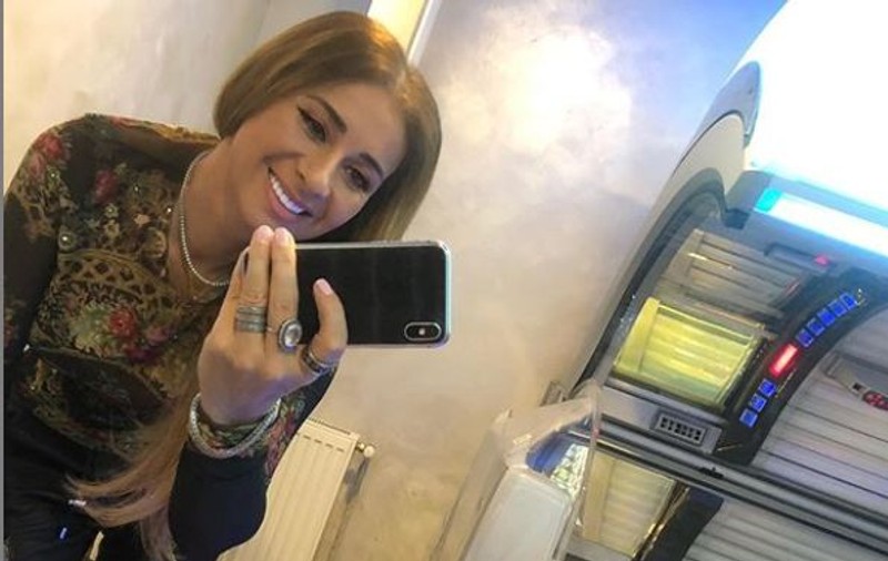 Cum s-a fotografiat Anamaria Prodan. "Fără stomac tăiat sau inele stomacale"