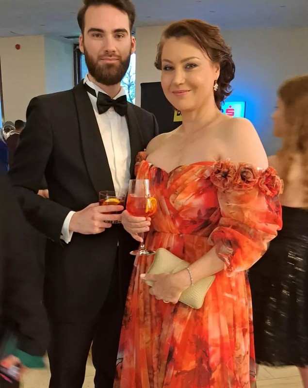 Daniela Nane a venit împreună cu iubitul tinerel la Premiile GOPO 2024. Actrița nu s-a dezlipit de tenorul Octavian Ene toată seara
