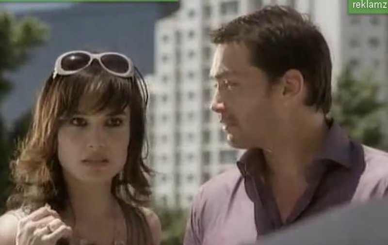 O actriţă necunoscută care face reclamă la Dacia a fost aleasă noua Bond Girl. Vezi cine e!