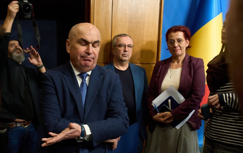 Demisii masive: 370 de profesori au plecat din cauza măsurilor lui Ilie Bolojan, în anul școlar 2025-2026