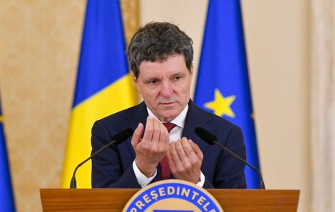 Nicușor Dan, pus să tranșeze războiul Steaua – FCSB! Răspunsul președintelui României i-a înfuriat pe fanii „militarilor”