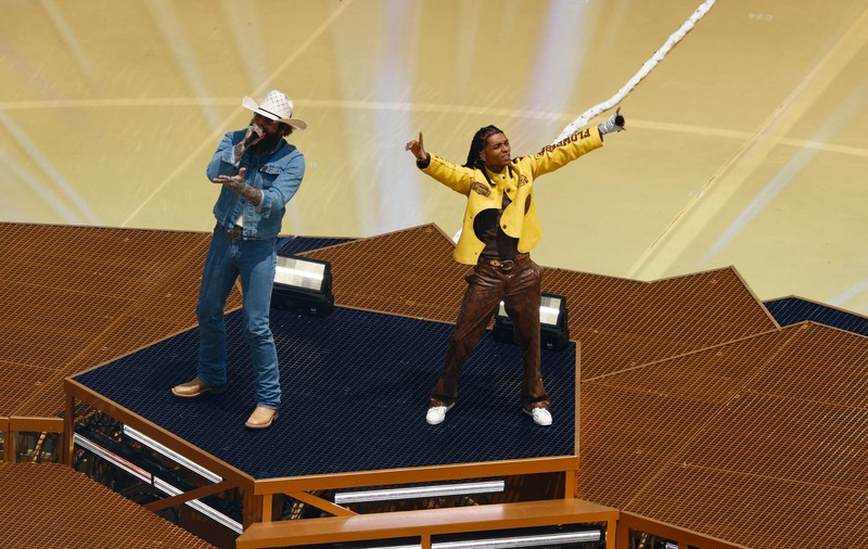 SWAE LEE, unul dintre artiștii principali de la UNTOLD ONE, pe scena WORLD CUP, alături de Post Malone