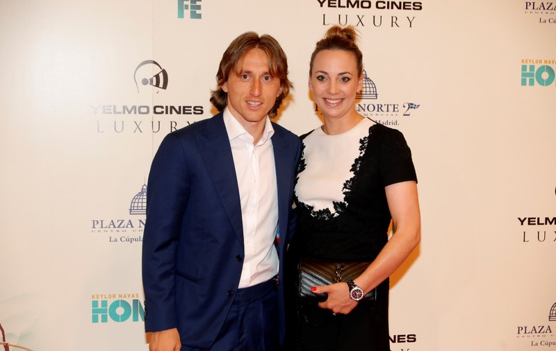 FOTO| Finala Campionatului Mondial 2018. Cum arată iubitele fotbaliștilor Franței și Croației. Pamela Andreson este printre ele